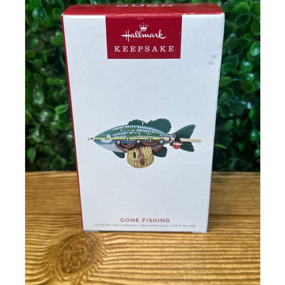Hallmark Gone Fishing Fishing Rod & Fish 2022 Keepsake Christmas Ornament  Gift